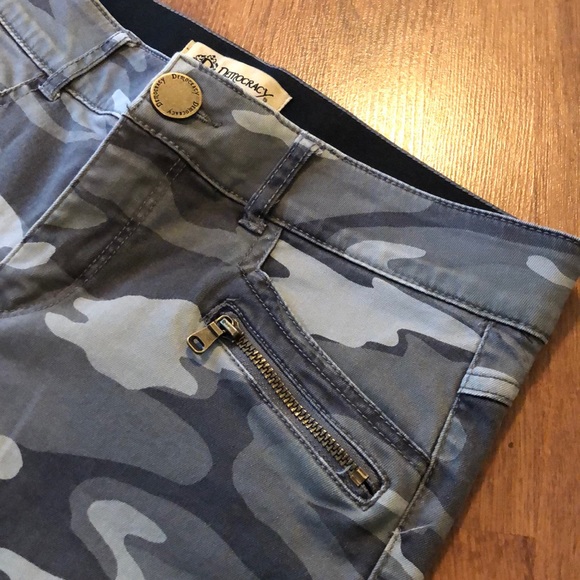 Democracy Gray Camo Jeans Ab Technology 